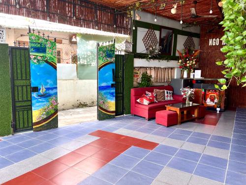 Khu vực ghế ngồi tại Ngo House 2 Villa