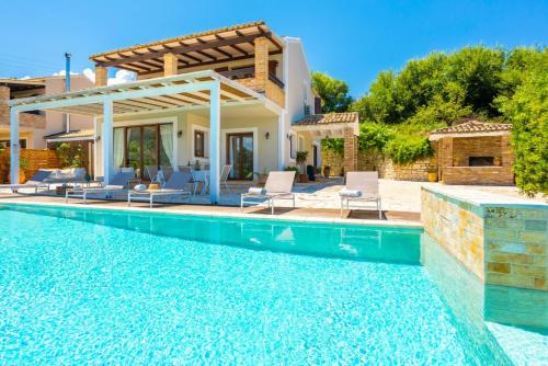 Πισίνα στο ή κοντά στο Villa Zacharenia