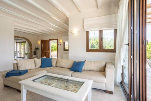 Χώρος καθιστικού στο Villa Zacharenia