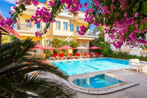 Πισίνα στο ή κοντά στο Grand Prestige Hotel
