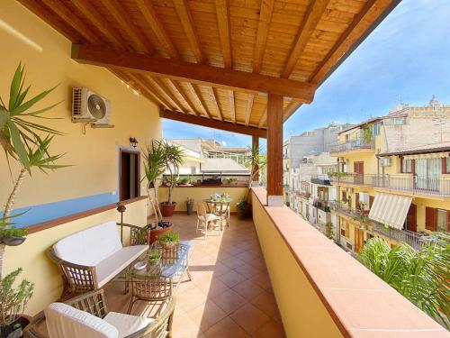 En balkon eller terrasse på Solemar Sicilia - Casa Maria