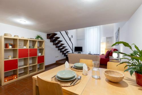 Rome As You Feel - Designer two-level apartment in the heart of Trastevere