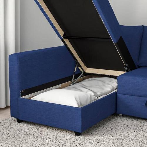 a blue bed sitting on top of a carpet at Walk to World Athletics! Prime Omotesando 2min sta in Tokyo