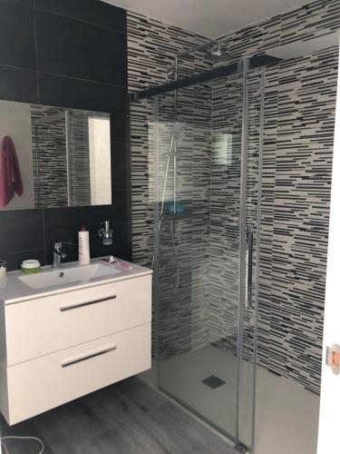 Bilik mandi di CASA MAR DE LUNA 2 en raxo