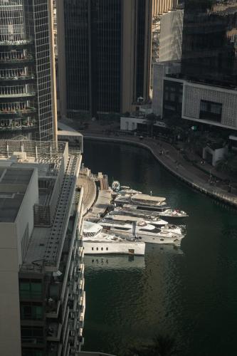 Vista de un río cerca de este apartamento