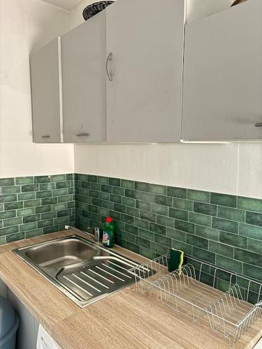 Dapur atau dapur kecil di Studio confortable