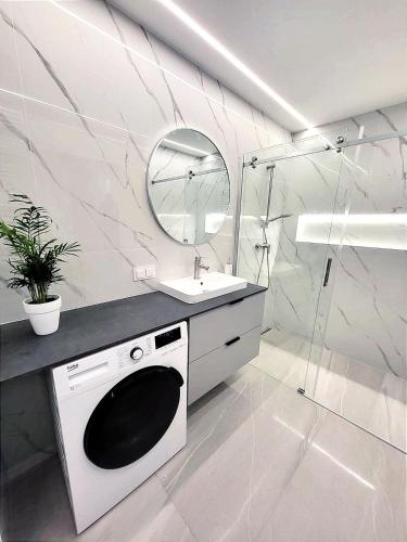 Apartament Letnica blisko plaży z garażem i klimatyzacją