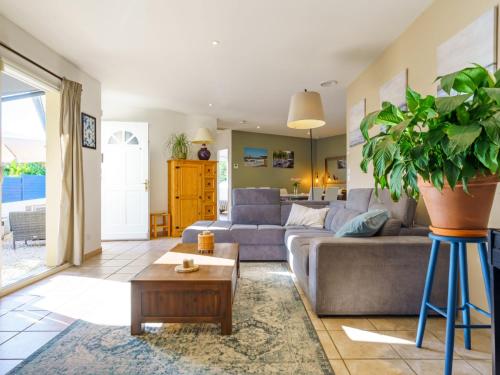 Χώρος καθιστικού στο Holiday Home Lore Landa by Interhome