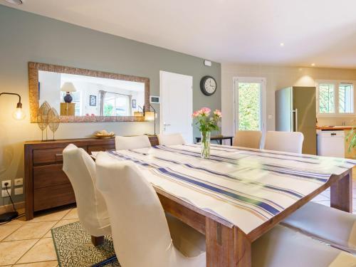 Χώρος καθιστικού στο Holiday Home Lore Landa by Interhome