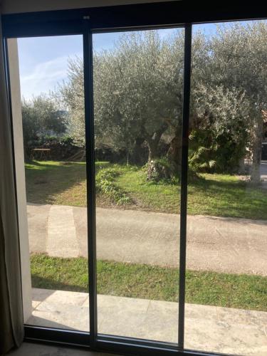 Studio neuf a la campagne a 10 minutes des plages de mediterranée