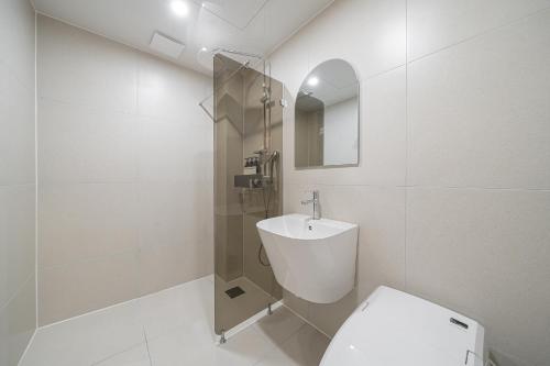 Koupelna v ubytování Hotel YAJA Namchuncheon