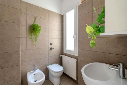 Bilik mandi di Central Station-Duomo - 3 Bedrooms With Jacuzzi