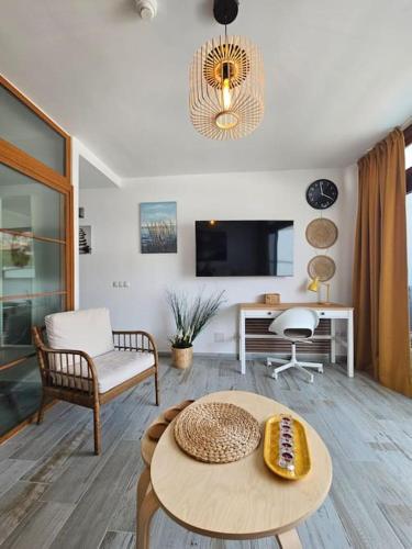 La Conchita by CASAS COCODRILO