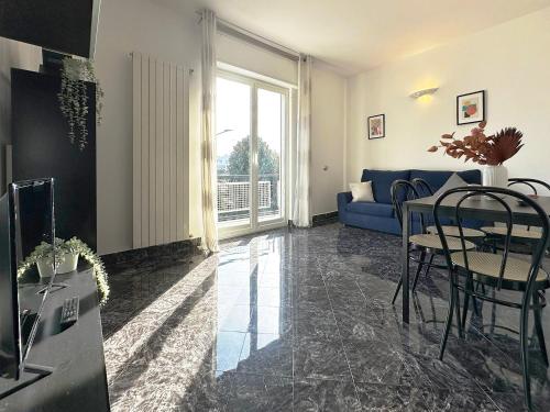 RED HOUSE - BEAUTIFUL APARTMENT - METRO m1