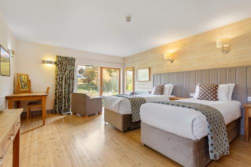 Katil atau katil-katil dalam bilik di Brathay Hall - Brathay Trust