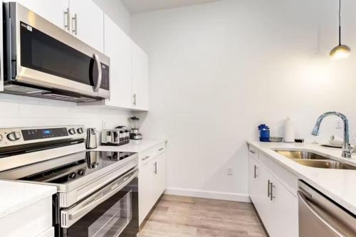 5BR Oasis w Pool Minutes from Disney and Universal photo 12