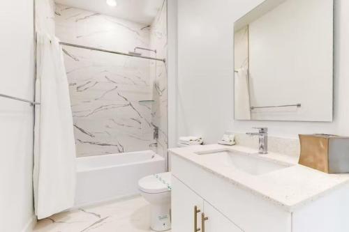 5BR Oasis w Pool Minutes from Disney and Universal photo 9