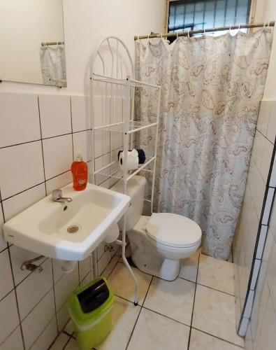 Ένα μπάνιο στο Casa Todo Bueno