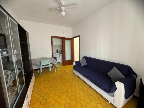 Khu vực ghế ngồi tại Appartamento a due passi dal mare!