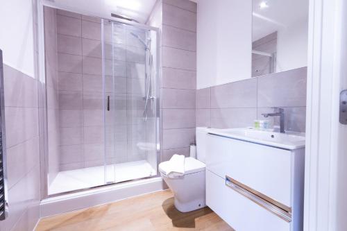 Trendy Apt in the Heart of MCR photo 34
