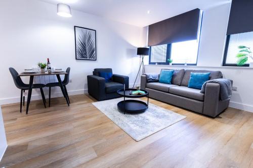 Trendy Apt in the Heart of MCR photo 14