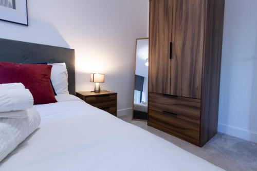 Trendy Apt in the Heart of MCR photo 32