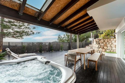 Exclusive Villa with Sea View Near Center