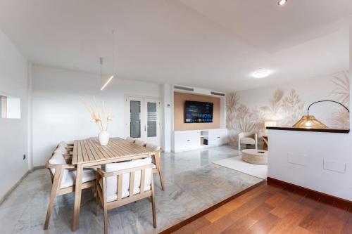 Exclusive Villa with Sea View Near Center