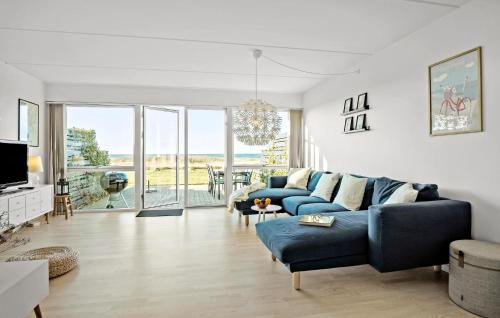 TV a/nebo společenská místnost v ubytování 3 Bedroom Stunning Home In Assens