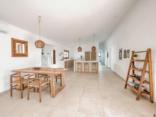 Villa in mediterranean style with private pool