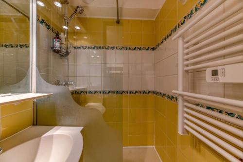 Ένα μπάνιο στο Appart 4 personnes pied des pistes