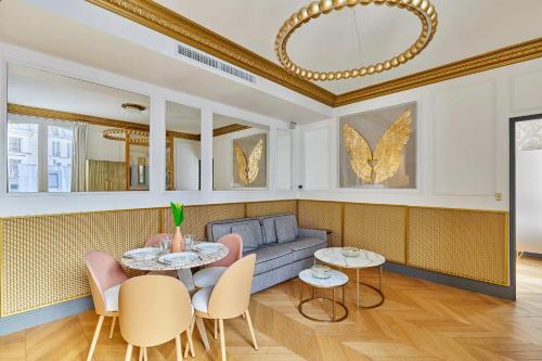 Appartements Champs Elysées - Avenue Montaigne by Studio Prestige