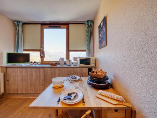Studio Vostok Zodiaque-94 by Interhome