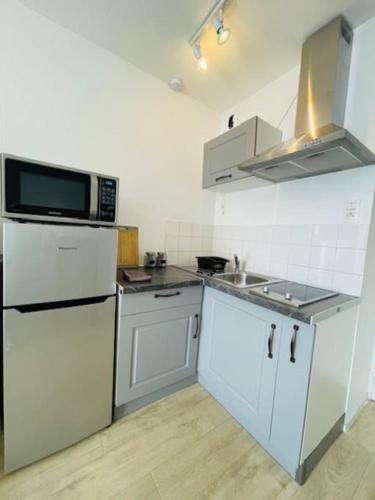 Photo de la galerie de l'établissement Le Petit Nobel - Parking privé - 2 voyageurs, au Mans