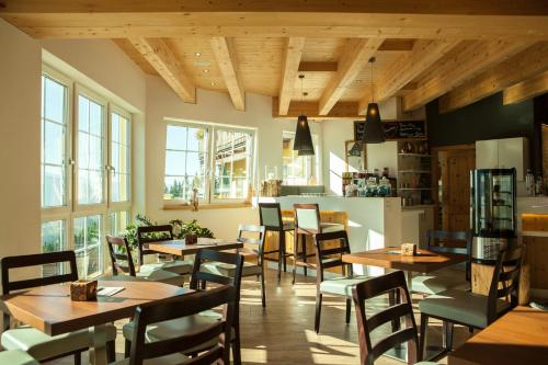 Reštaurácia alebo iné gastronomické zariadenie v ubytovaní Landal Katschberg