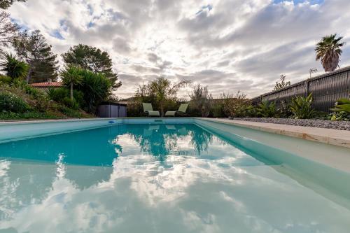 Bas de Villa Piscine 150m de la mer