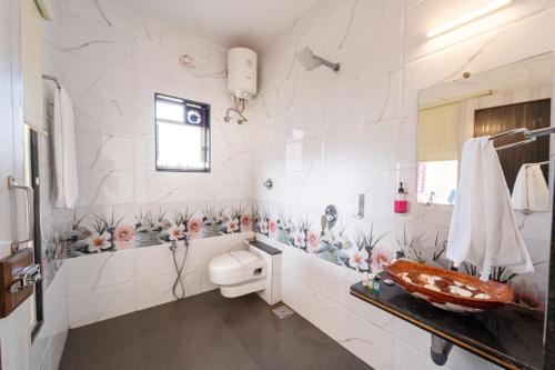 Φωτογραφία από το άλμπουμ του Strawberry King Resort σε Mahabaleshwar