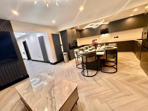 Nhà bếp/bếp nhỏ tại Bel Casa Solihull