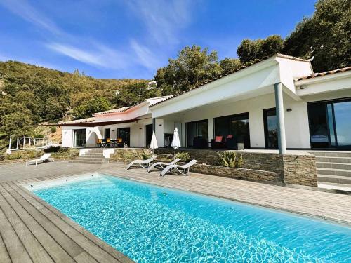 Villa Eden pour 8 personnes climatisée avec piscine chauffée et vue mer à La Londe-les-Maures