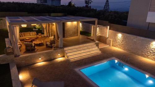 Πισίνα στο ή κοντά στο Avelia Luxury Villa with private pool