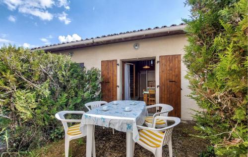 2 Bedroom Beautiful Home In Les Mathes