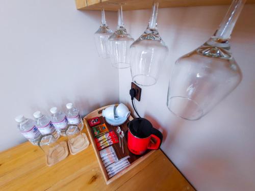 Utensilios para hacer té y café en Hidden Heaven