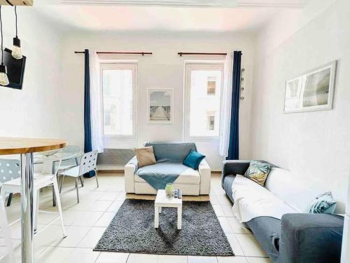 Marseille, Vieux-Port, Opera ,T2, Center 13001