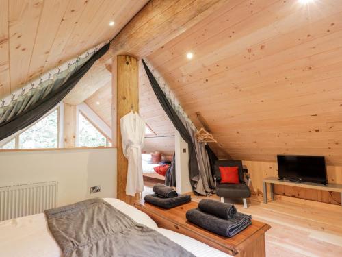 Μια τηλεόραση ή/και κέντρο ψυχαγωγίας στο Pine Marten Lodge