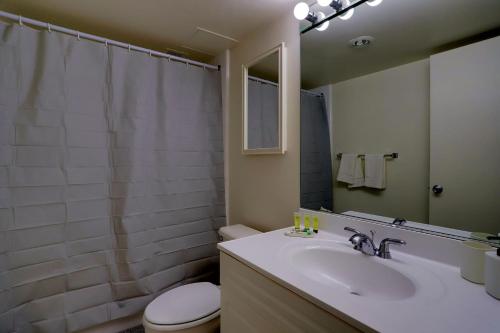 Un baño de Convenient Apartment near Metro in Crystal City