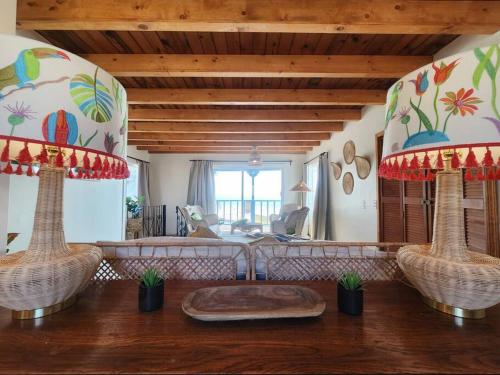 Posezení v ubytování Casa Tiki - Tropical Beachfront Chilluxe