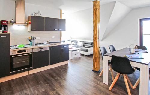 Kuchyň nebo kuchyňský kout v ubytování Ferienwohnung Kargow