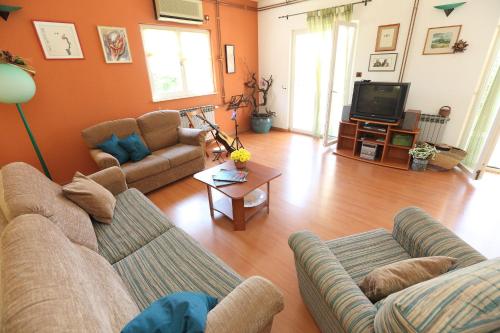 House Mrcela 200m from beach