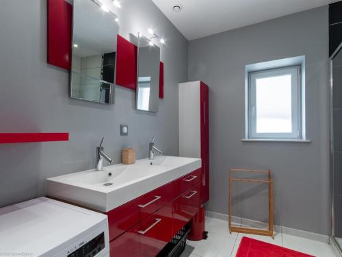 Koupelna v ubytování Maison rénovée en bord de Saône, pêche et détente - FR-1-583-300