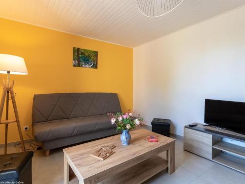 Φωτογραφία από το άλμπουμ του Maison rénovée à la campagne, jardin clos, animaux admis, vélos & parking privés - FR-1-583-335 σε Équevilley